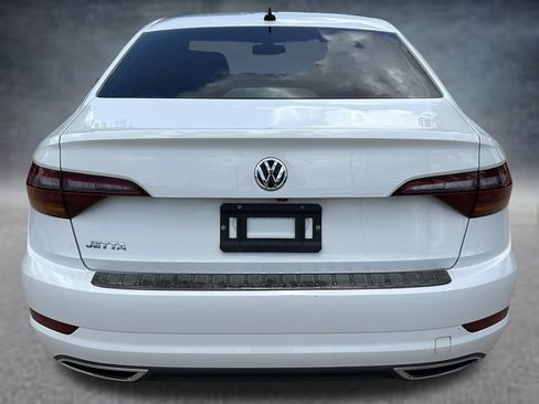 Used 2019 Volkswagen Jetta R-Line w/ R-Line Cold Weather Package FWD image 4