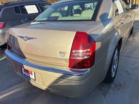 Used 2006 Chrysler 300 C image 5