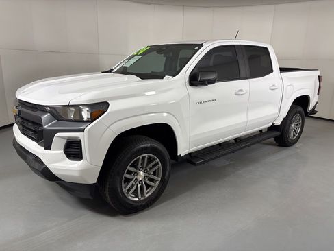 Used 2024 Chevrolet Colorado LT RWD image 6