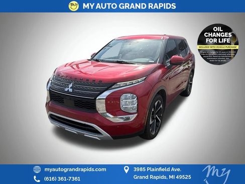 Used 2022 Mitsubishi Outlander SE AWD/4WD image 1