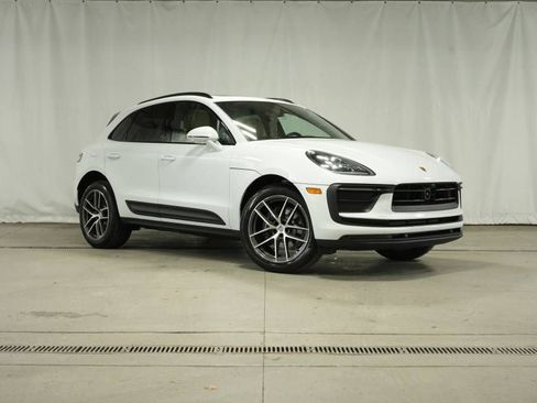Certified 2026 Porsche Macan AWD/4WD image 9