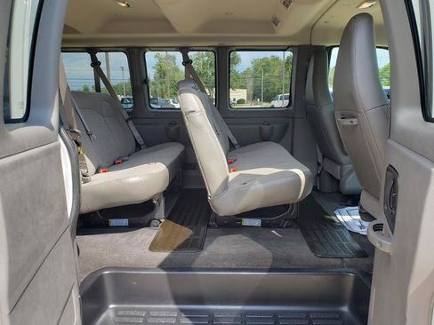 Used 2016 Chevrolet Express 3500 LT w/ LT Preferred Equipment Group RWD image 12