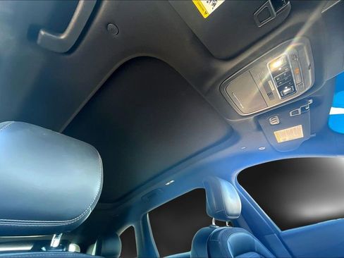 Used 2024 Lincoln Nautilus Reserve w/ Equipment Group 202A image 17