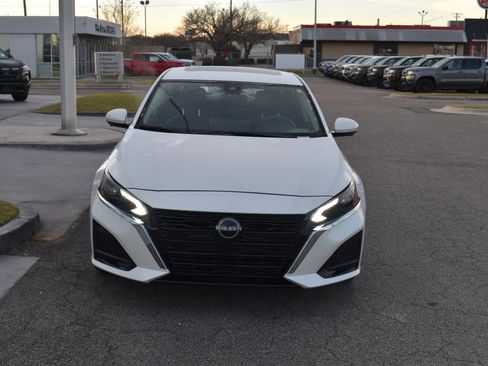 Used 2024 Nissan Altima 2.5 SL image 14