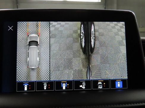 Used 2024 Chevrolet Tahoe LT w/ Luxury Package image 18