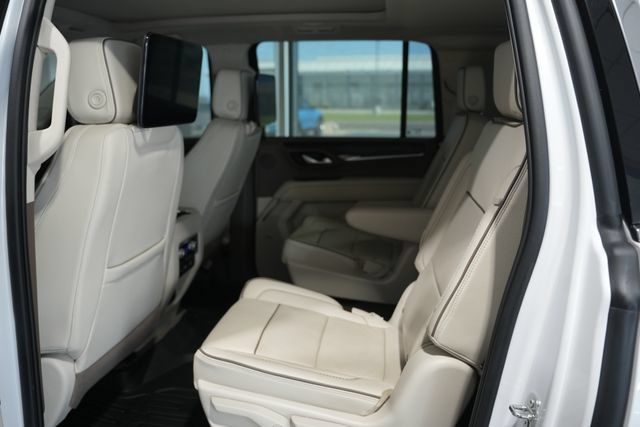 Used 2023 GMC Yukon XL Denali w/ Denali Reserve Package AWD/4WD image 19