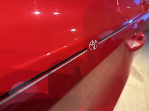 Used 2013 Toyota RAV4 XLE image 11