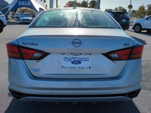 Used 2023 Nissan Altima 2.5 SV image 5