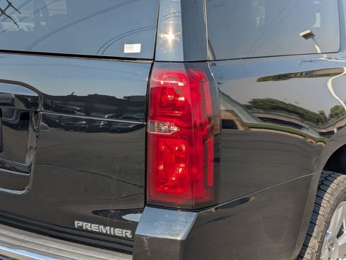 Used 2020 Chevrolet Suburban Premier w/ 6.2L Performance Package AWD/4WD image 12