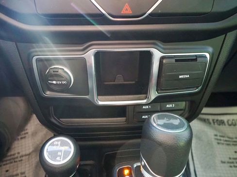 Used 2021 Jeep Wrangler Unlimited Sport image 23