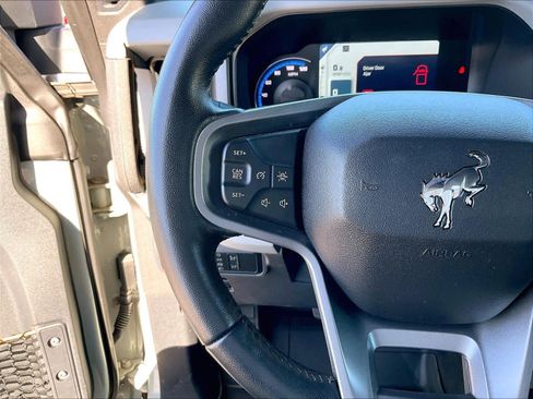 Used 2023 Ford Bronco Badlands image 23