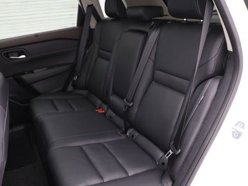 Used 2023 Nissan Rogue SL w/ SL Premium Package image 13