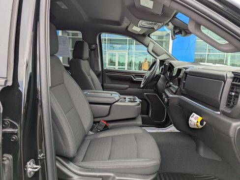 Used 2025 Chevrolet Silverado 1500 LT AWD/4WD image 41