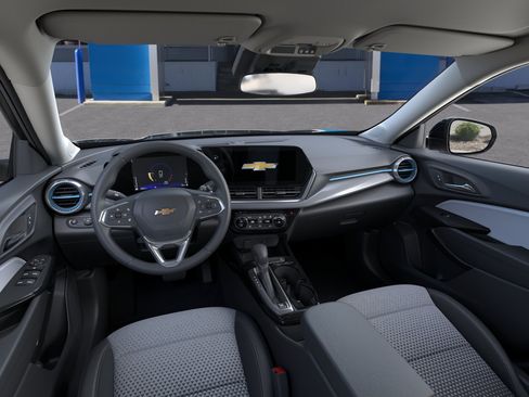 New 2026 Chevrolet Trax LT w/ Driver Confidence Package FWD image 41