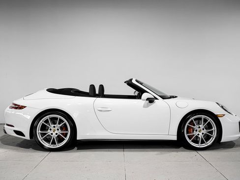 Used 2017 Porsche 911 Carrera 4S AWD/4WD image 2