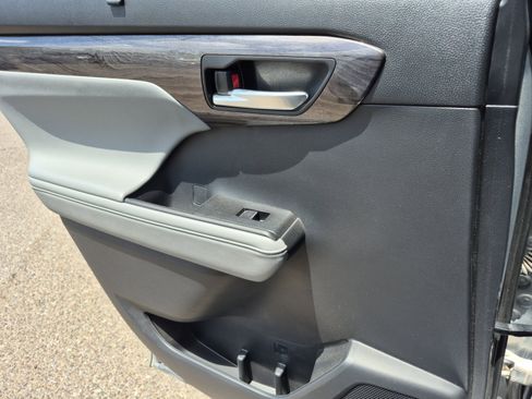 Used 2023 Toyota Highlander Limited AWD/4WD image 21