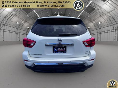 Used 2020 Nissan Pathfinder SL AWD/4WD image 4