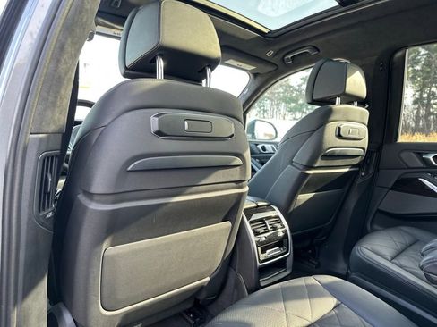 Certified 2024 BMW X7 xDrive40i w/ M Sport Package image 25