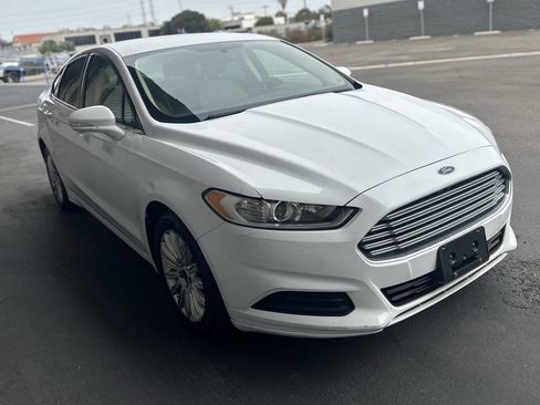Used 2013 Ford Fusion SE FWD image 2