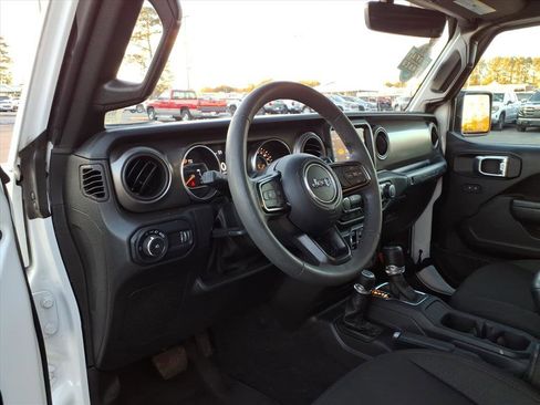 Used 2023 Jeep Wrangler Sport S image 7