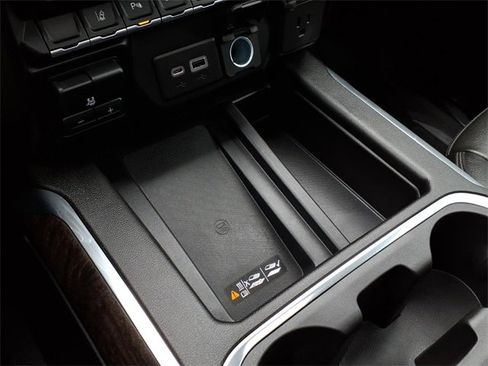 Used 2022 GMC Sierra 3500 Denali w/ Technology Package image 30