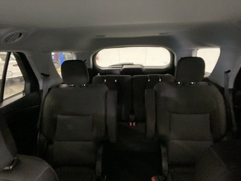 Used 2022 Ford Explorer XLT image 23