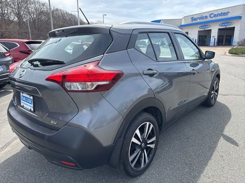 Used 2018 Nissan Kicks SV image 10