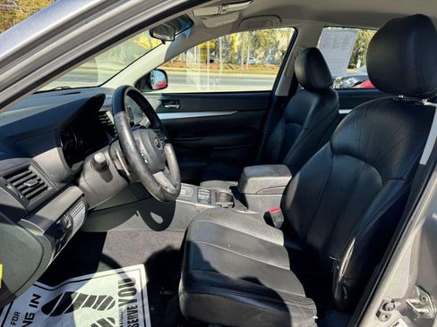 Used 2010 Subaru Legacy 2.5i Premium image 13