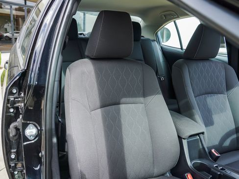 Used 2025 Toyota Corolla LE FWD image 23