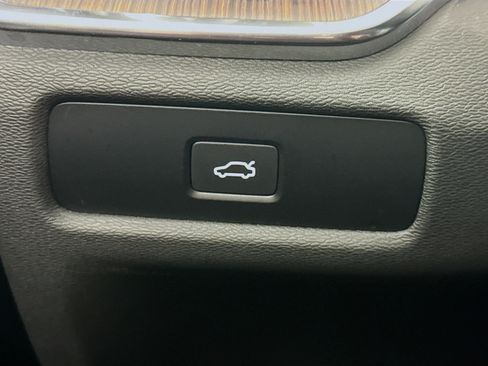 Used 2024 Volvo S60 B5 Plus image 17