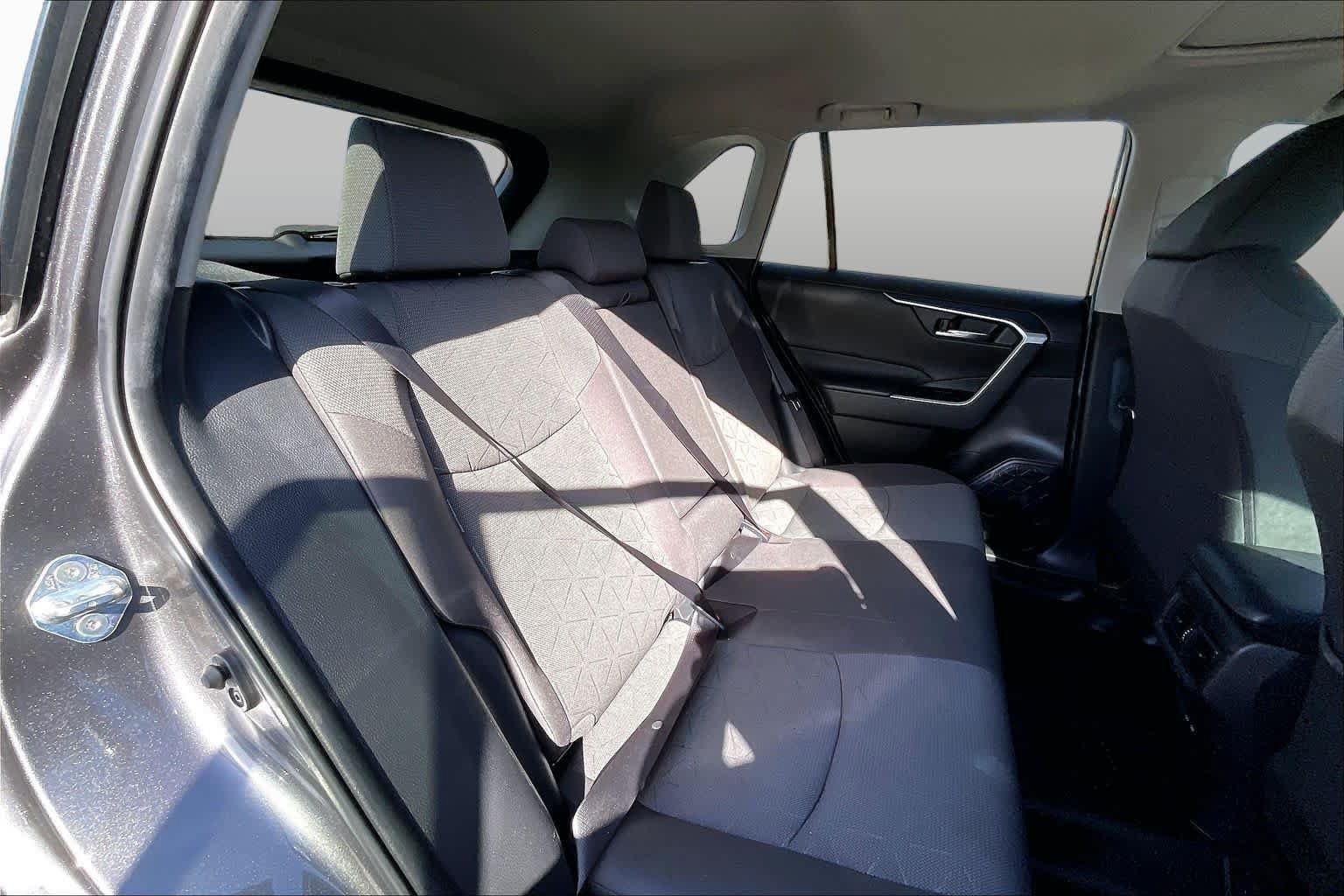 Certified 2022 Toyota RAV4 XLE w/ Convenience Package FWD image 19
