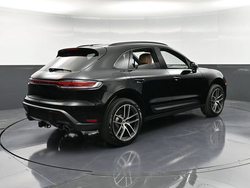 Certified 2026 Porsche Macan AWD/4WD image 8