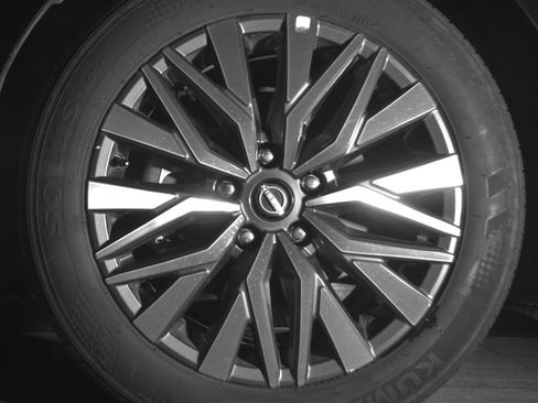 Used 2025 Nissan Altima 2.5 SV FWD image 12