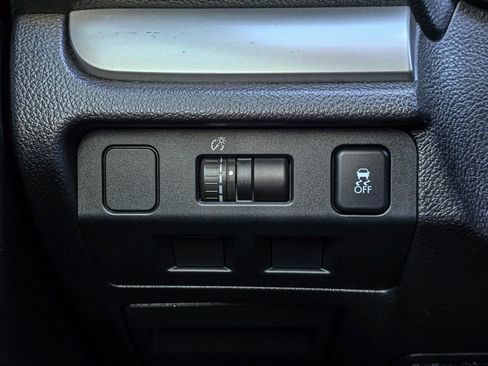 Used 2014 Subaru Crosstrek 2.0i Limited image 22