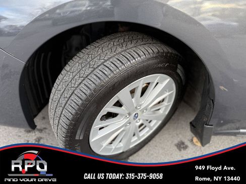 Used 2018 Subaru Impreza 2.0i Premium image 11