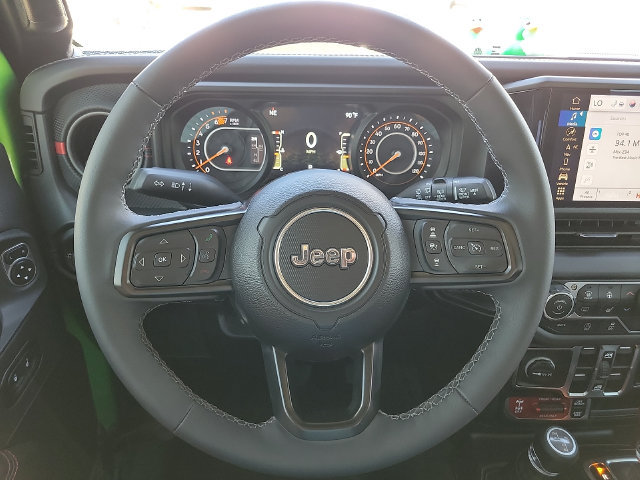 Used 2025 Jeep Wrangler Unlimited Rubicon AWD/4WD image 19