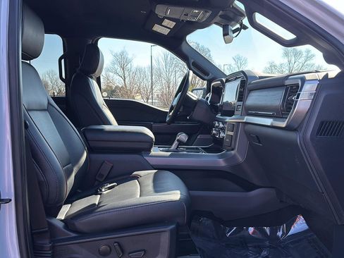 Used 2025 Ford F150 Lariat w/ Equipment Group 501A Mid image 20