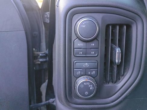 Used 2020 Chevrolet Silverado 1500 Custom Trail Boss w/ Custom Convenience Package AWD/4WD image 15