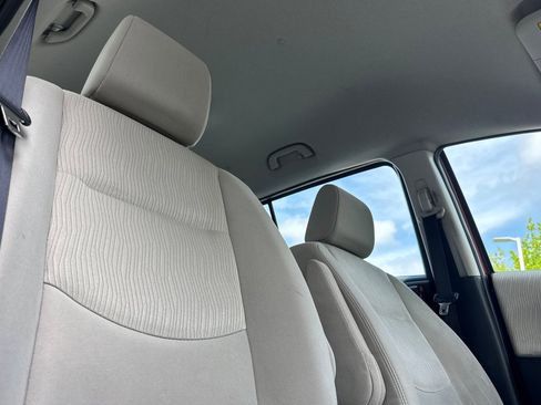 Used 2009 MAZDA MAZDA5 Sport FWD image 24