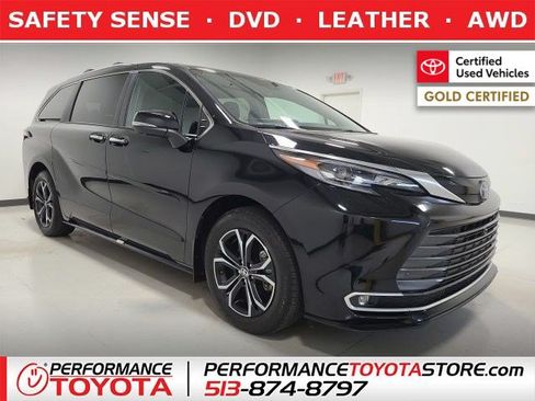 Certified 2025 Toyota Sienna Platinum AWD/4WD image 1