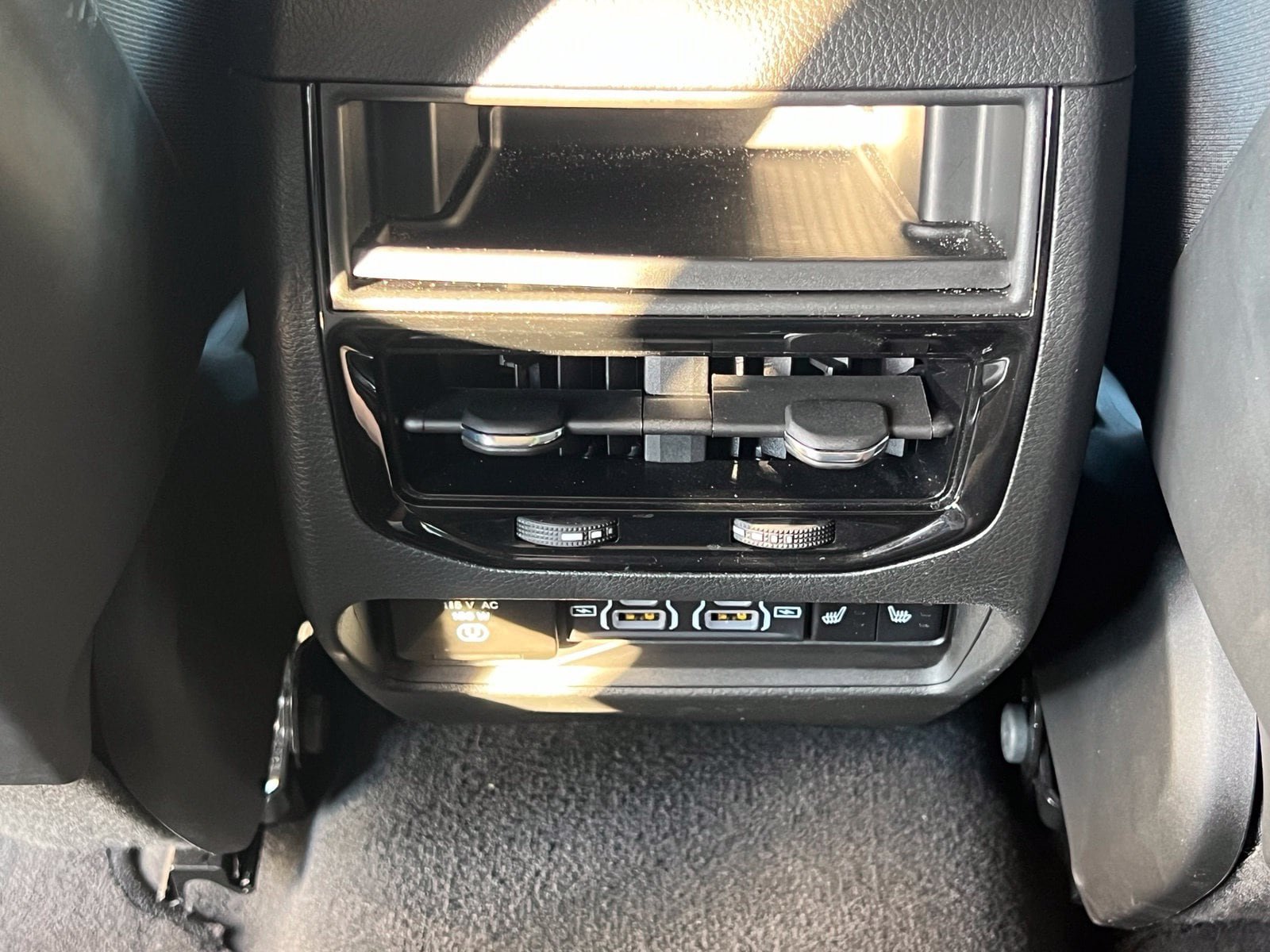 Used 2023 Jeep Grand Cherokee Limited w/ Luxury Tech Group II RWD image 31