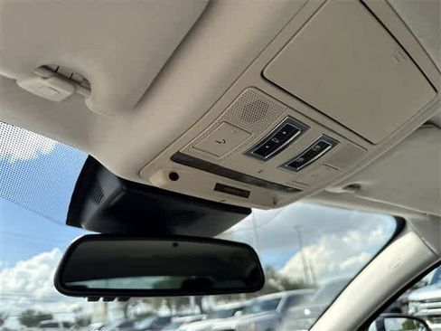 Used 2018 Jaguar XF 25t image 23