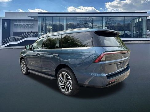 New 2027 Lincoln Navigator Premiere AWD/4WD image 7