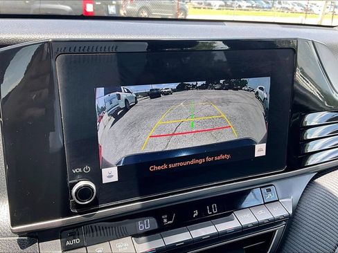 Used 2025 Toyota Camry SE FWD image 30