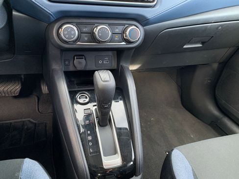 Used 2025 Nissan Versa SV w/ Trunk Package image 39