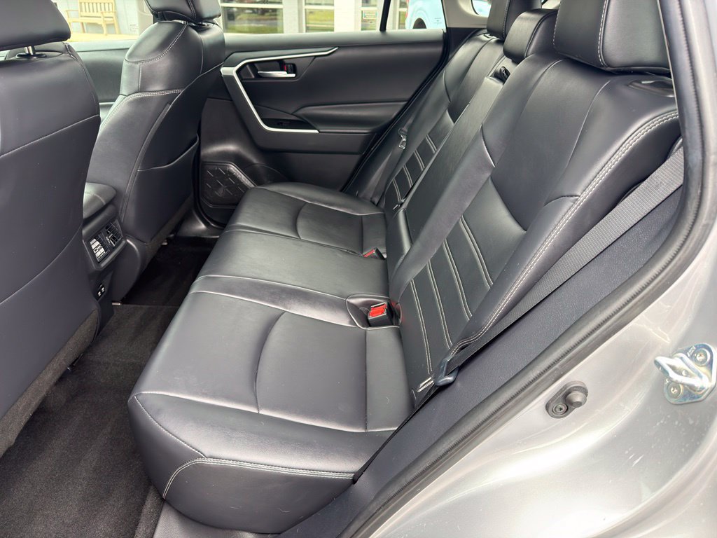 Used 2020 Toyota RAV4 XLE Premium AWD/4WD image 18