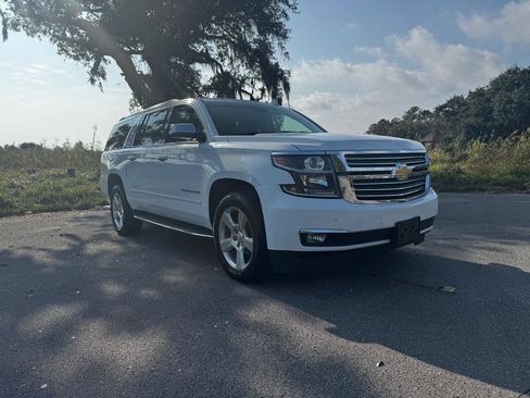 Used 2017 Chevrolet Suburban Premier image 8