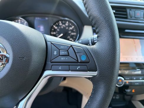 Used 2020 Nissan Rogue SL w/ Premium Package FWD image 23
