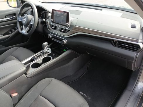 Used 2023 Nissan Altima 2.5 SV FWD image 29