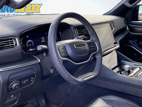 Used 2023 Jeep Wagoneer 4WD image 22